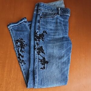 WHBM The Skinny Ankle Jean with Black Floral Embroidery Size 2S